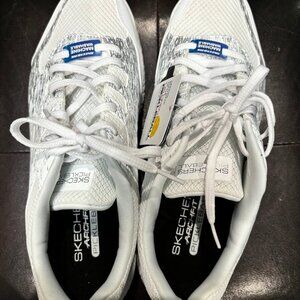 Brooks Skechers Arch Fit Sneakers